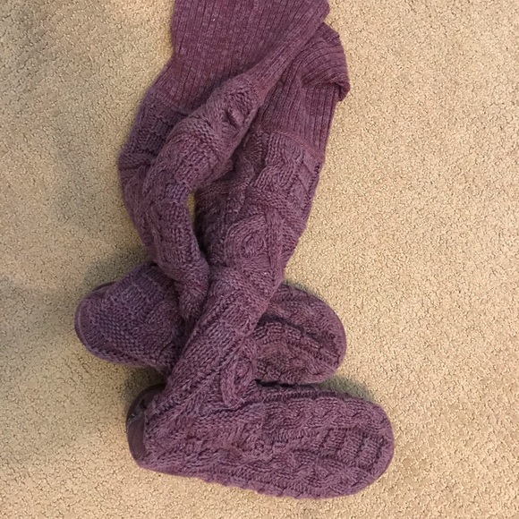 Ugg - Picture 4 of 4